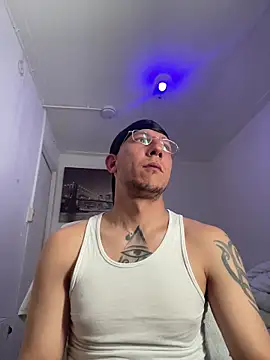 TitanNoir online show from April 30, 2026, 7:59 am