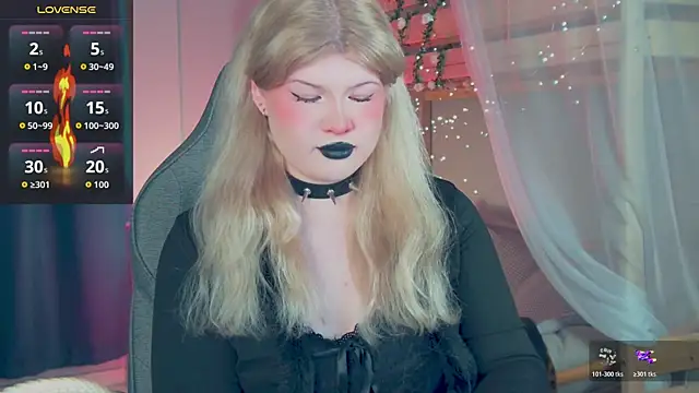 LilithNlsn online show from April 14, 2026, 2:49 am