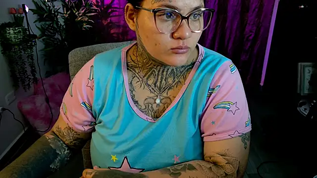 Snapshot of Tiffany_valentineRay chatting on March 2, 2026, 10:11 am Tiffany valentineRay online show from March 2, 2026, 10:11 am