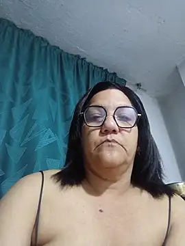 Snapshot of saraladys chatting on June 1, 2026, 12:33 am saraladys online show from June 1, 2026, 12:33 am