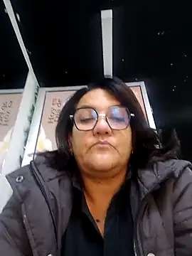 Snapshot of saraladys chatting on April 23, 2026, 3:02 pm saraladys online show from April 23, 2026, 3:02 pm