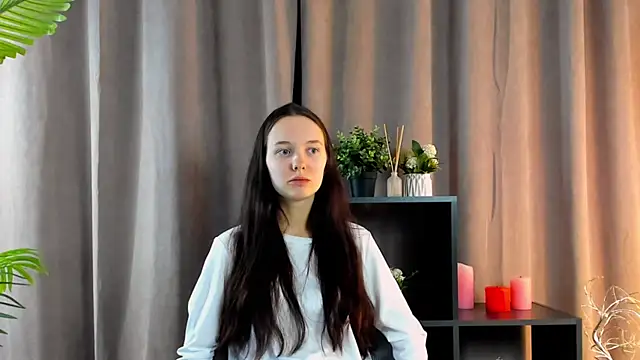 NeomiMendoza online show from March 3, 2026, 7:04 am