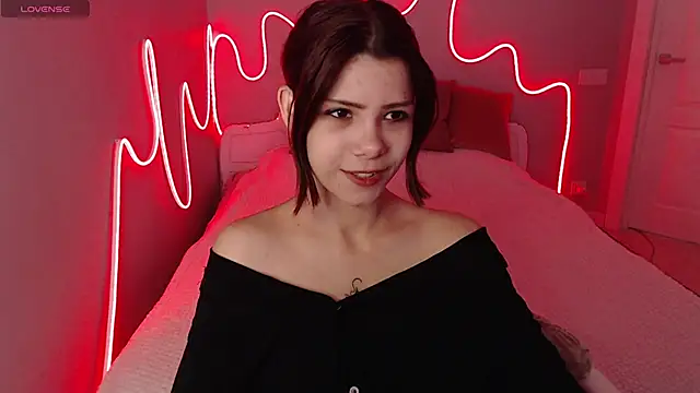Snapshot of llittle-peachh chatting on June 2, 2026, 7:08 am llittle-peachh online show from June 2, 2026, 7:08 am