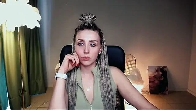 MonicaRiley online show from May 29, 2026, 10:43 am
