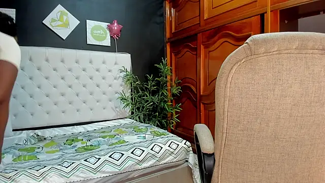 ebony katterin online show from March 23, 2026, 11:32 am