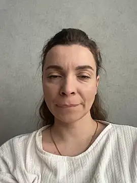 Luna2547 online show from March 5, 2026, 11:29 am