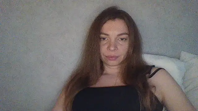 Luna2547 online show from April 18, 2026, 4:31 pm