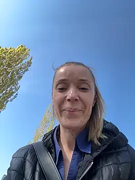 MONICANIX online show from April 16, 2026, 1:12 pm