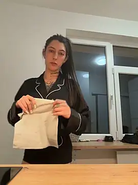 LaMargarett online show from March 4, 2026, 8:27 pm