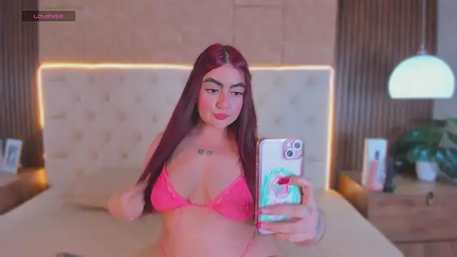 apriilfox online show from April 18, 2026, 3:53 am