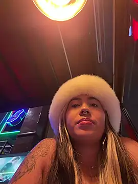 ManuelaVeeleez online show from July 19, 2026, 1:58 am