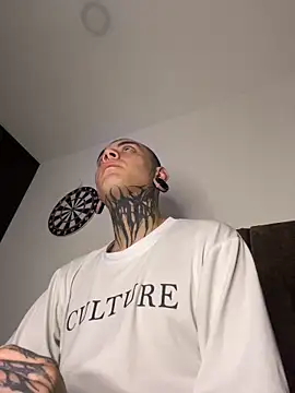  valentinooo online show from March 20, 2026, 4:02 am