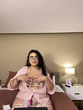 AlmaraRouge online show from July 27, 2026, 11:01 pm