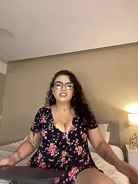 AlmaraRouge online show from July 23, 2026, 8:16 pm