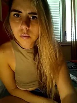 Emilyvuxa online show from March 12, 2026, 7:34 am