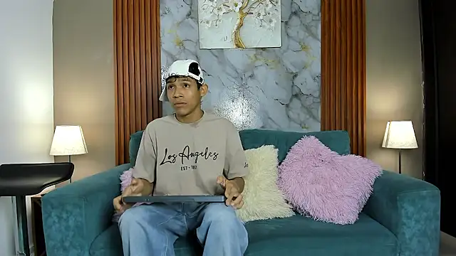 SKINNY BOYXXX online show from March 7, 2026, 7:15 am