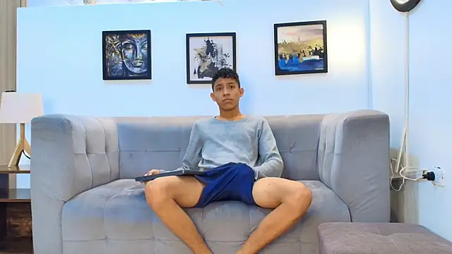 SKINNY BOYXXX online show from April 9, 2026, 7:25 am