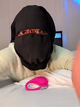 aurummuse online show from March 18, 2026, 3:09 am