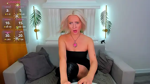 Ledi Luna online show from March 3, 2026, 10:22 am