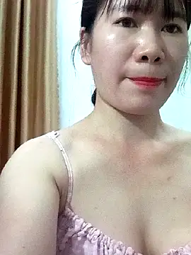 Bondgirl 9 online show from May 29, 2026, 8:04 pm