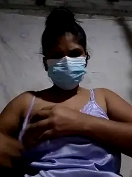 nilkirilli online show from April 22, 2026, 10:05 pm