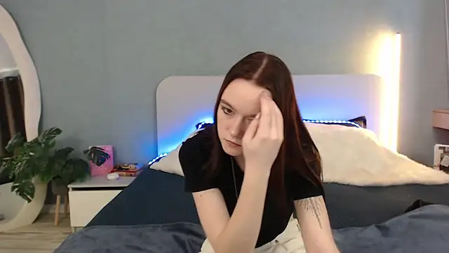 SunyLily online show from April 22, 2026, 6:20 am