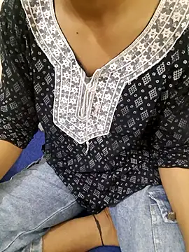 Snapshot of Your_Haseena7 chatting on March 8, 2026, 3:59 pm Your Haseena7 online show from March 8, 2026, 3:59 pm