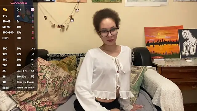 Selena blom online show from April 9, 2026, 1:06 pm