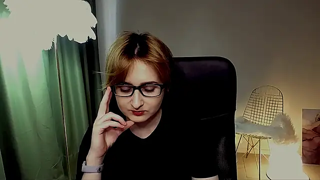 LixeLuna online show from May 13, 2026, 6:31 am