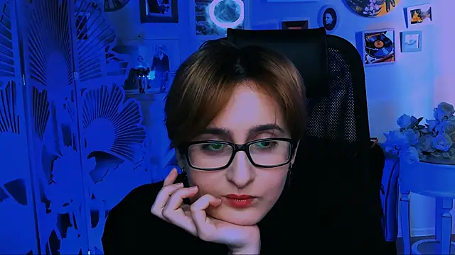 LixeLuna online show from April 17, 2026, 6:27 am