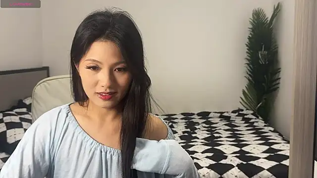 onlylookatu online show from March 24, 2026, 5:24 pm