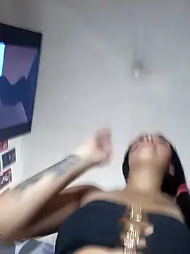 Candy-Blu online show from March 12, 2026, 7:40 pm