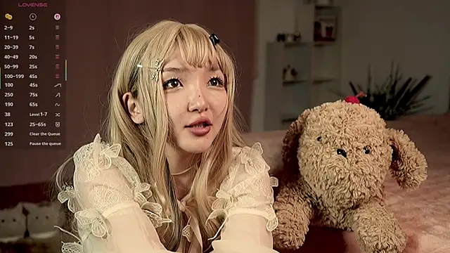 Linhmew online show from May 16, 2026, 8:41 pm