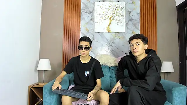 SKYN MAN online show from April 13, 2026, 7:34 am