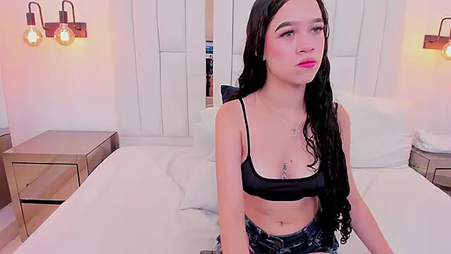 georgina kloss  online show from March 13, 2026, 5:18 pm