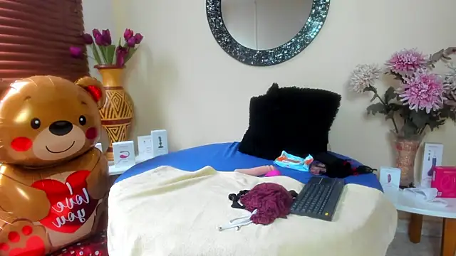 Maye Milf  online show from March 24, 2026, 12:49 pm