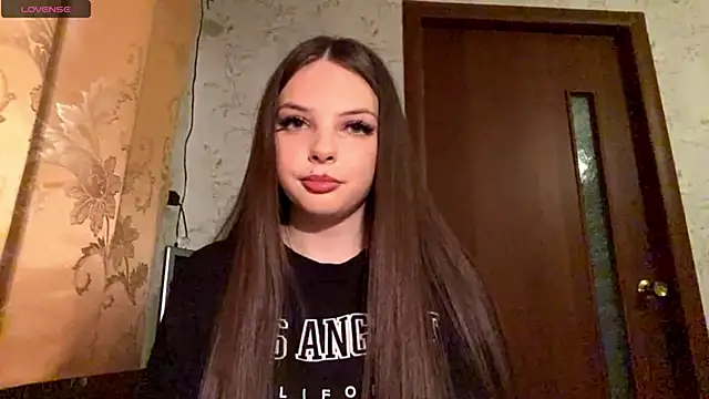 MiaClarka online show from March 3, 2026, 5:42 pm