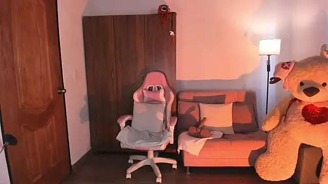 hi kiittyy online show from April 5, 2026, 10:33 am