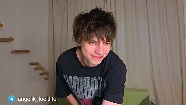 look angelic online show from March 13, 2026, 4:06 am