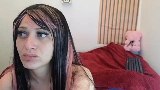 Caroline hernandes online show from April 8, 2026, 2:18 pm