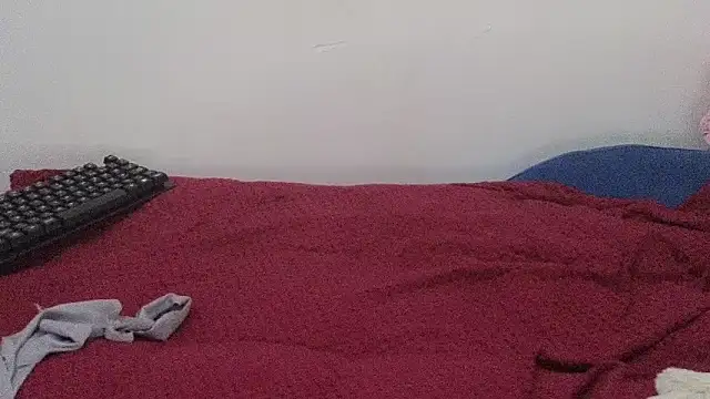 Caroline hernandes online show from April 16, 2026, 9:39 pm