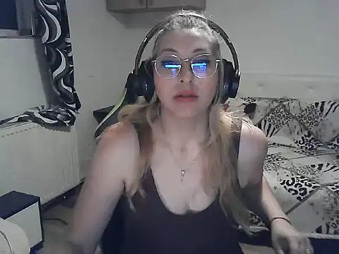 Snapshot of RyonaRyaa chatting on June 1, 2026, 7:24 pm RyonaRyaa online show from June 1, 2026, 7:24 pm