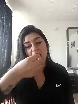 sckarlet1 online show from April 12, 2026, 9:40 pm