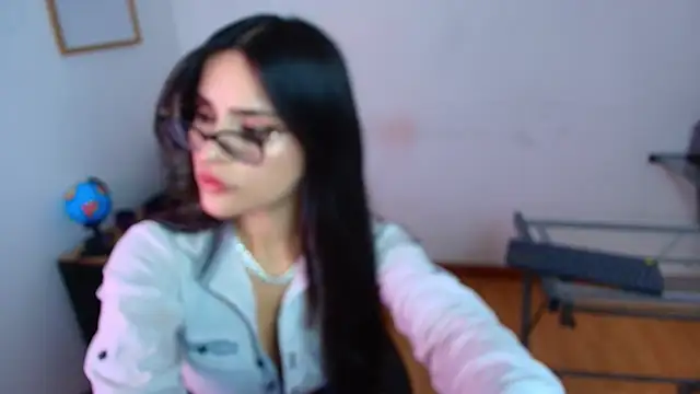Jade Agliyah  online show from July 12, 2026, 3:18 am