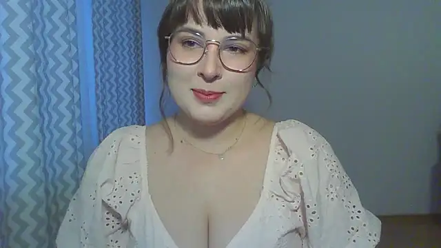ClaraHard online show from June 10, 2026, 5:47 pm