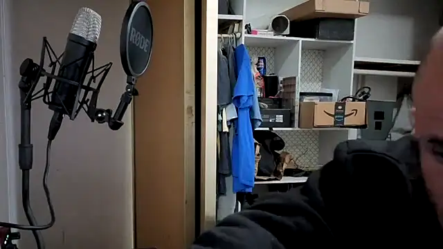 Snapshot of CirclingClass chatting on October 14, 2025, 9:25 pm CirclingClass online show from October 14, 2025, 9:25 pm