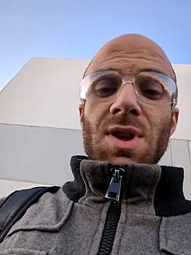 Snapshot of CirclingClass chatting on January 28, 2025, 12:47 am CirclingClass online show from January 28, 2025, 12:47 am