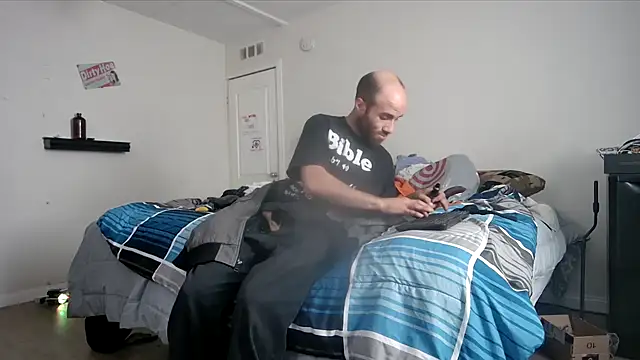 Snapshot of CirclingClass chatting on December 4, 2024, 8:56 pm CirclingClass online show from December 4, 2024, 8:56 pm