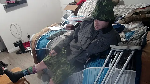 Snapshot of CirclingClass chatting on February 15, 2025, 2:22 pm CirclingClass online show from February 15, 2025, 2:22 pm