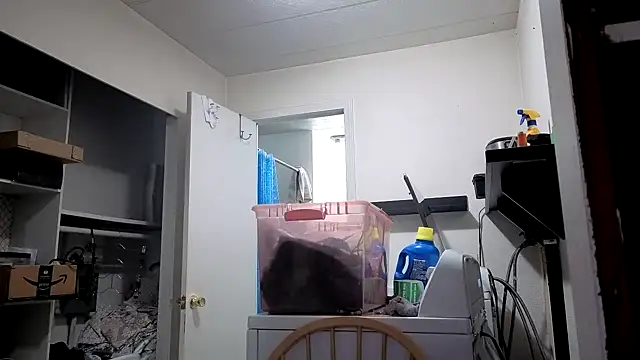 Snapshot of CirclingClass chatting on October 20, 2025, 1:40 am CirclingClass online show from October 20, 2025, 1:40 am